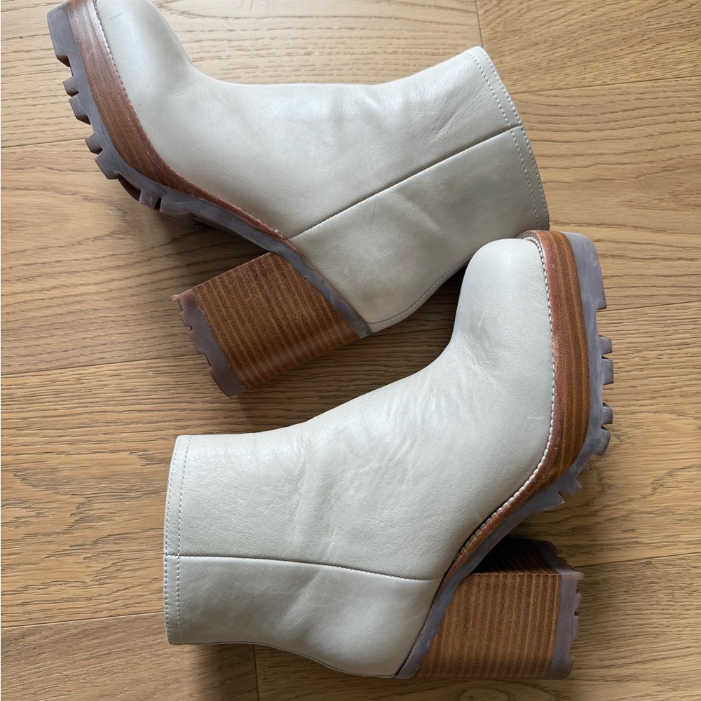 Jeffrey Campbell Cream Heeled Boots